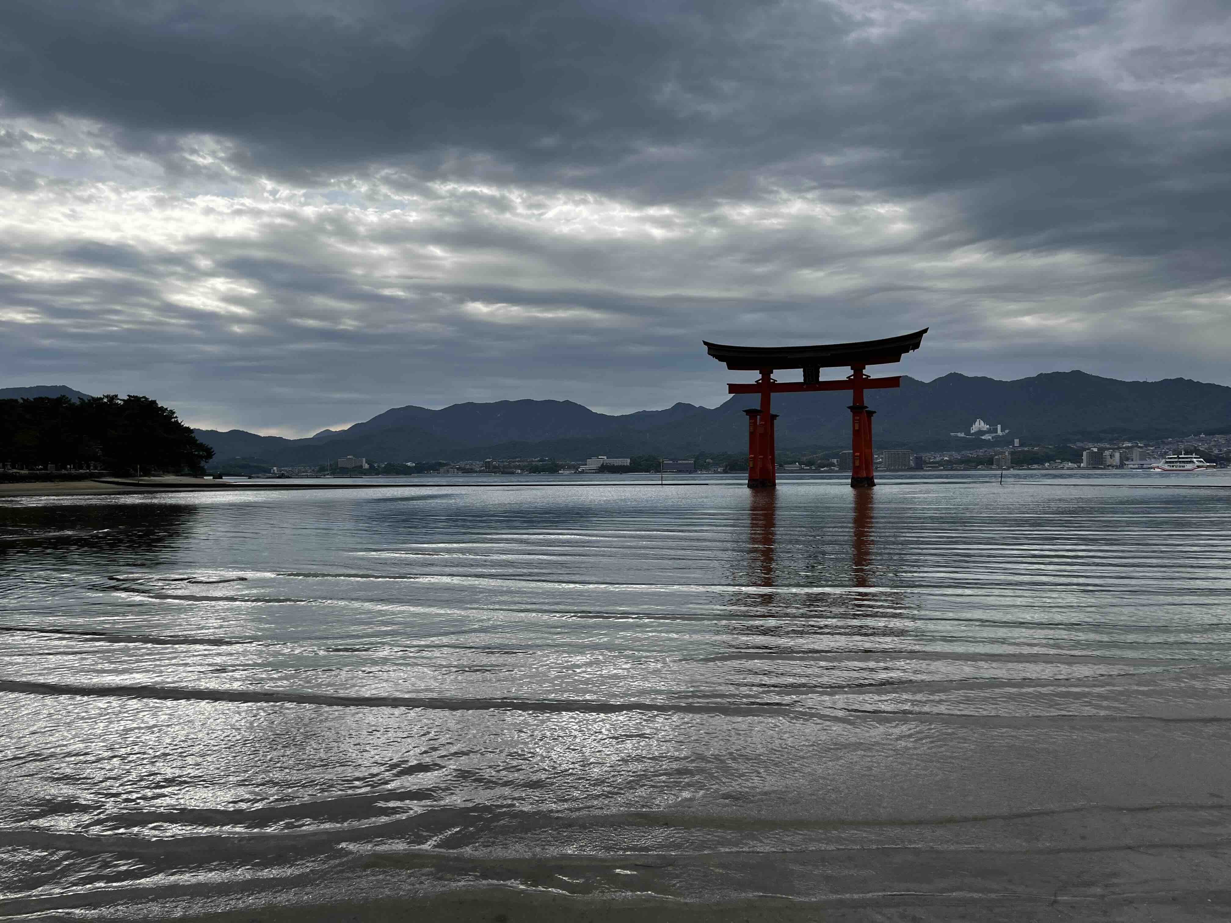 Itsukushima torii gate