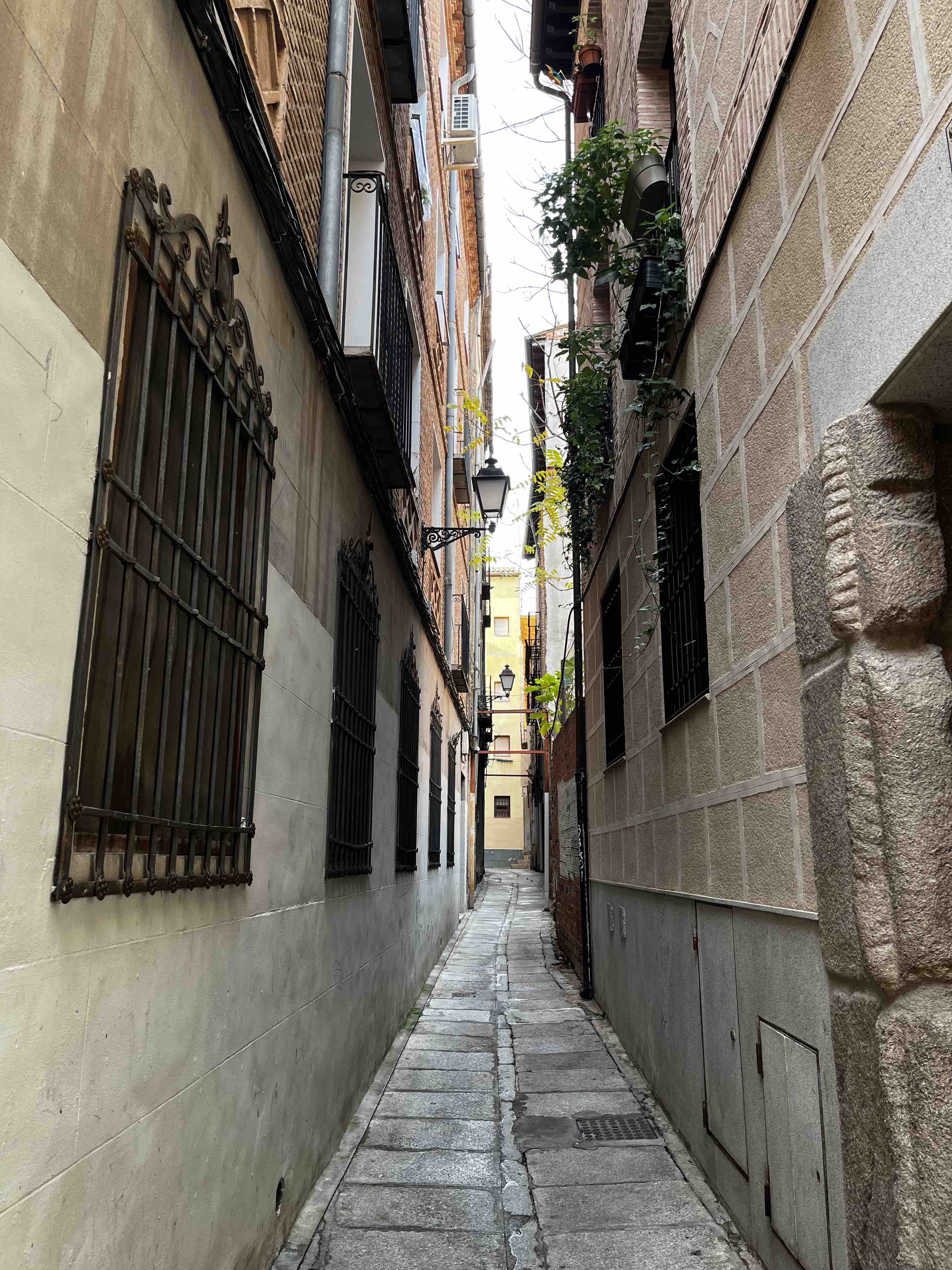 Narrow Toledo street